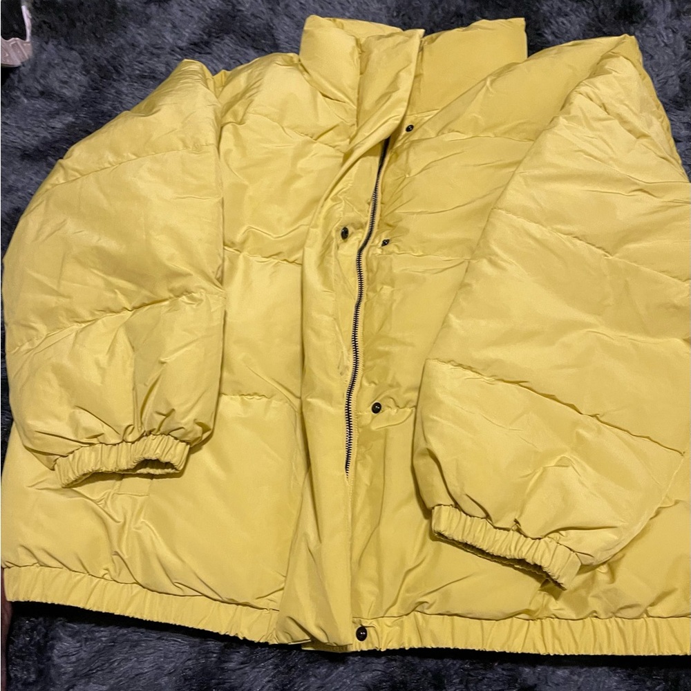 Daily Ritual Women's Bright Yellow Puffer Jacket - Picture 8 of 10